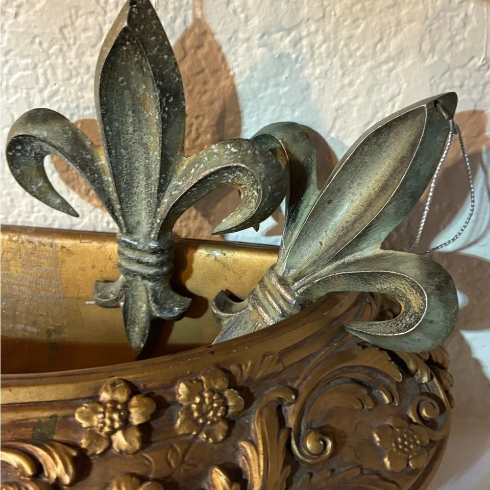 Elegant Fleur-de-Lis Ornaments or Wall Decor (Set Of Two)